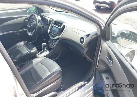 2017 Chevrolet Sonic Premier из США, поврежденный, VIN 1G1JF5SB6H4123829